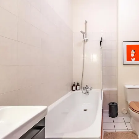 Le Darcy D'hugo Train Station 2 Minutes Away Апартаменты