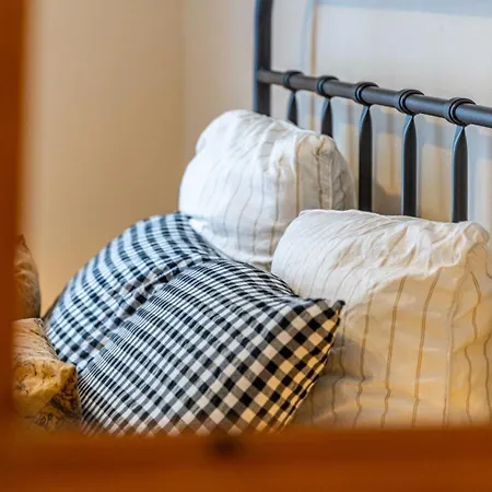 Le Darcy D'hugo Train Station 2 Minutes Away