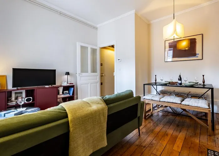 Le Darcy D'hugo Train Station 2 Minutes Away