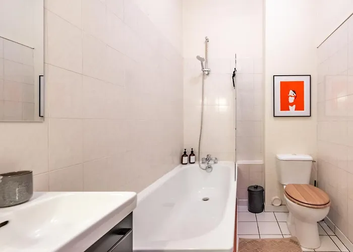 Le Darcy D'hugo Train Station 2 Minutes Away Апартаменты