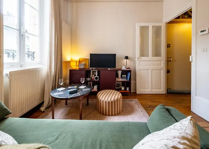 Апартаменты Le Darcy D'hugo Train Station 2 Minutes Away